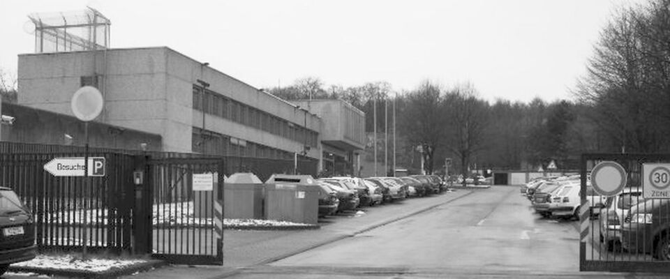 Ein Foto des Eingangs der JVA Wuppertal-Vohwinkel vor den Umbaumaßnahmen.